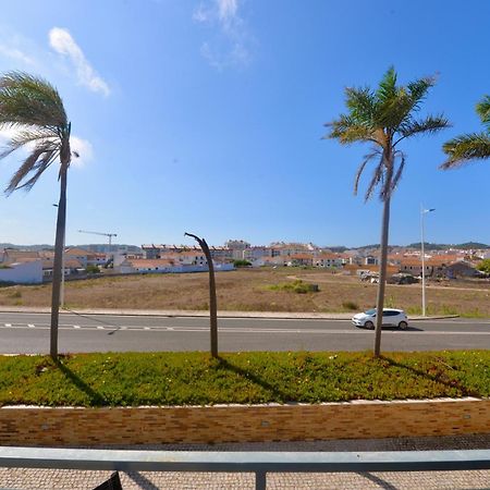 Pebble - 1 Bedroom Apartment Sleeps 5 With Pool & Tennis Court São Martinho do Porto Dış mekan fotoğraf