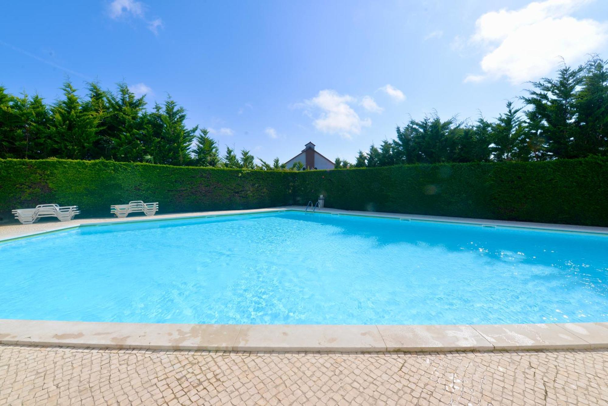 Pebble - 1 Bedroom Apartment Sleeps 5 With Pool & Tennis Court São Martinho do Porto Dış mekan fotoğraf